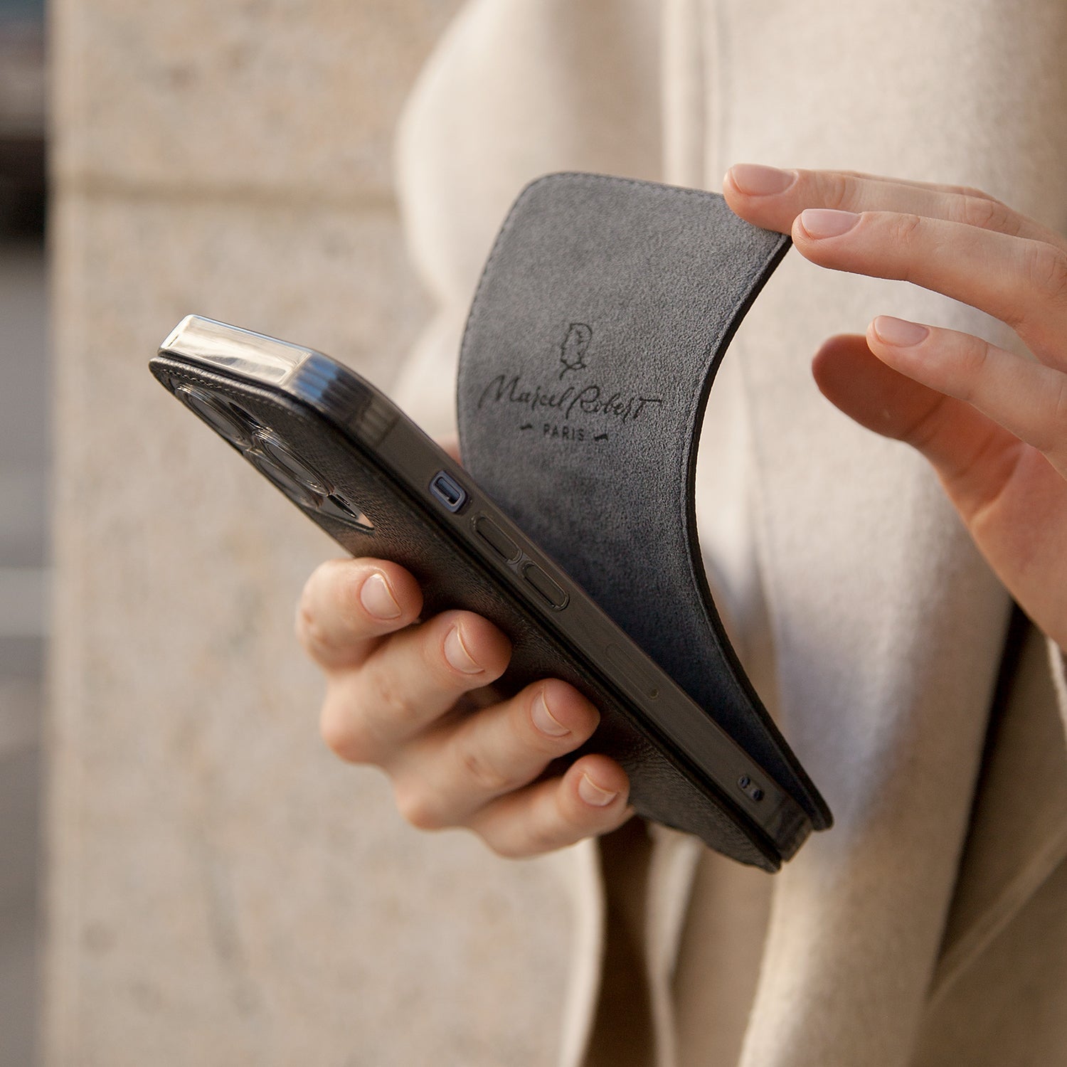 Premium Black Leather Case iPhone 15 Pro Max | Marcel Robert - 0