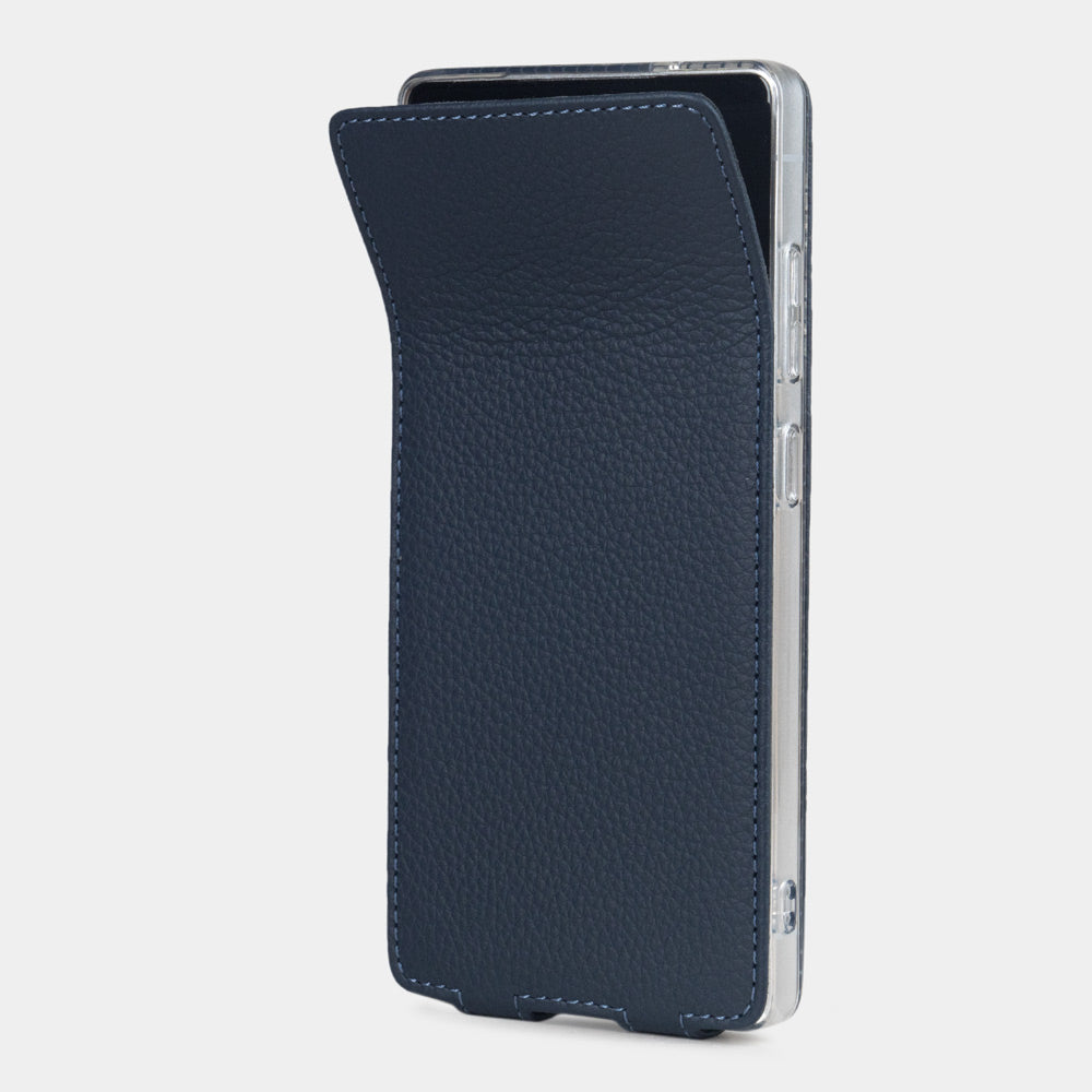 Flexible leather cover and protection for your Galaxy S25 Ultra in dark blue