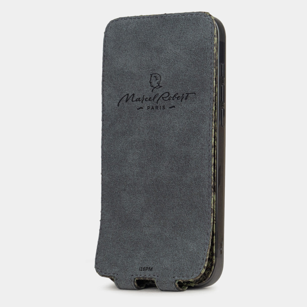 Green Python Case iPhone 17 - interior view showing grey Alcantara lining with magnetic closure, designed to clean and protect the screen
