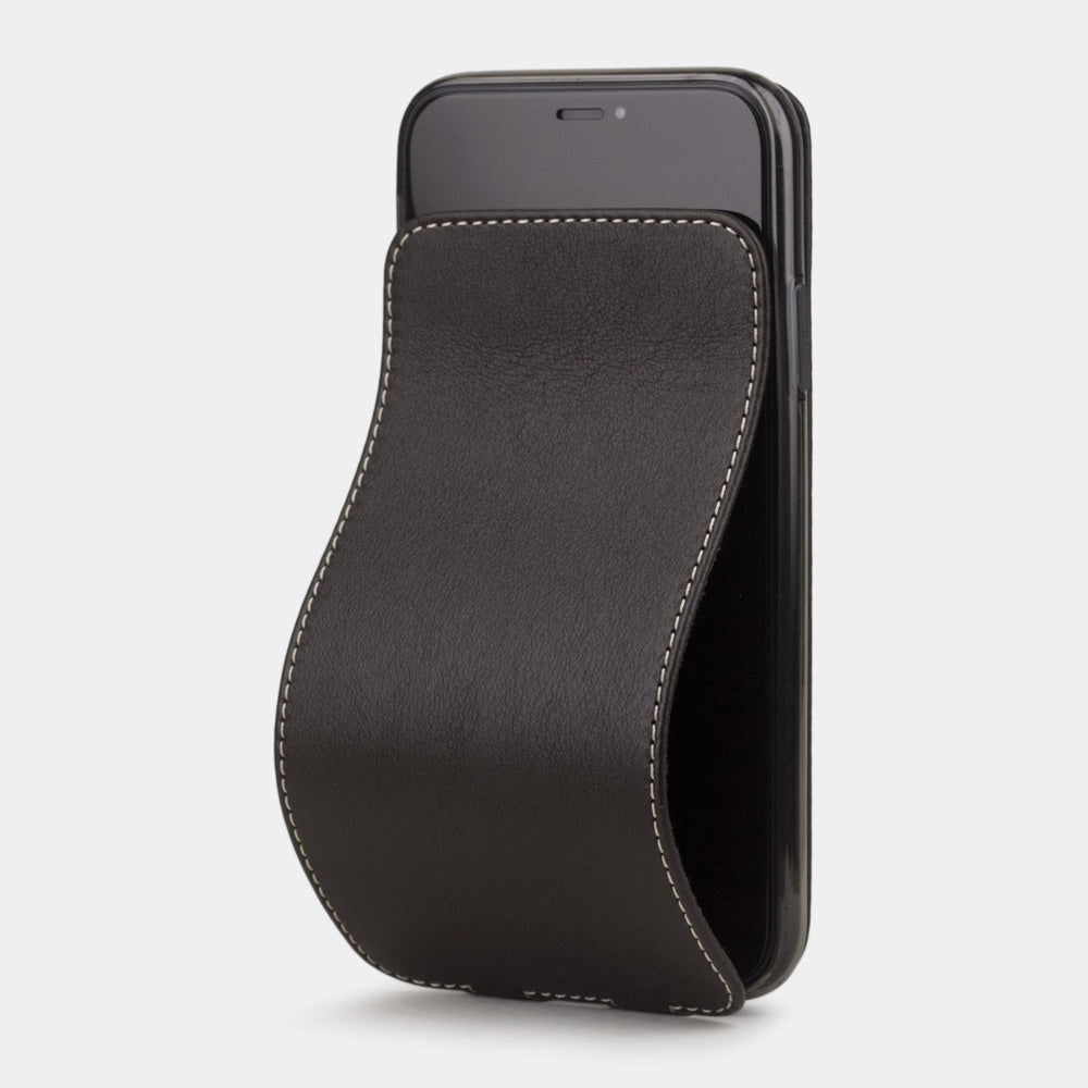 Premium Leather Case iPhone 11 Brown | Marcel Robert - 1