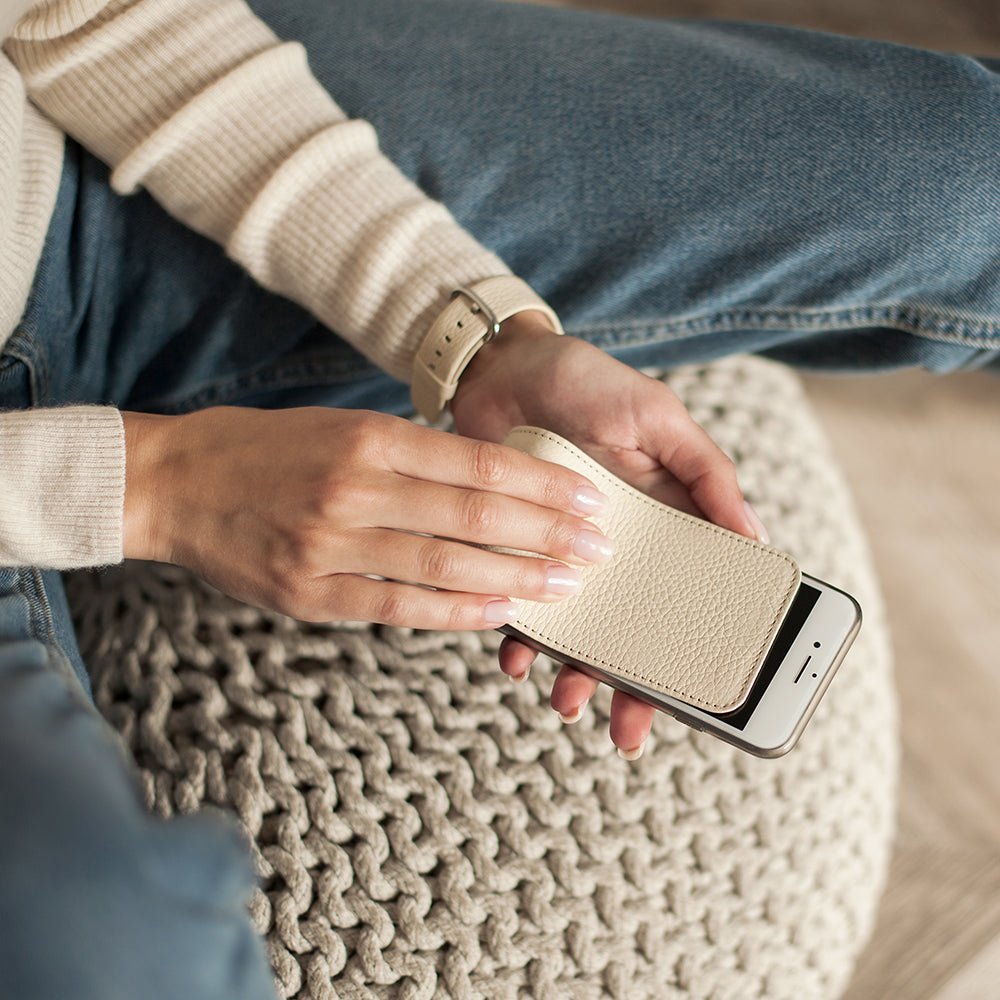 Premium Leather Case iPhone SE White | Marcel Robert - 6